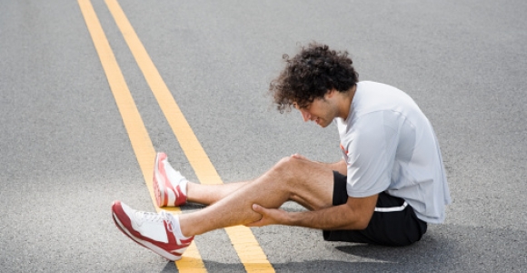 pulsuojantis klubų skausmas skauda sąnarį nuo į misma kojomis