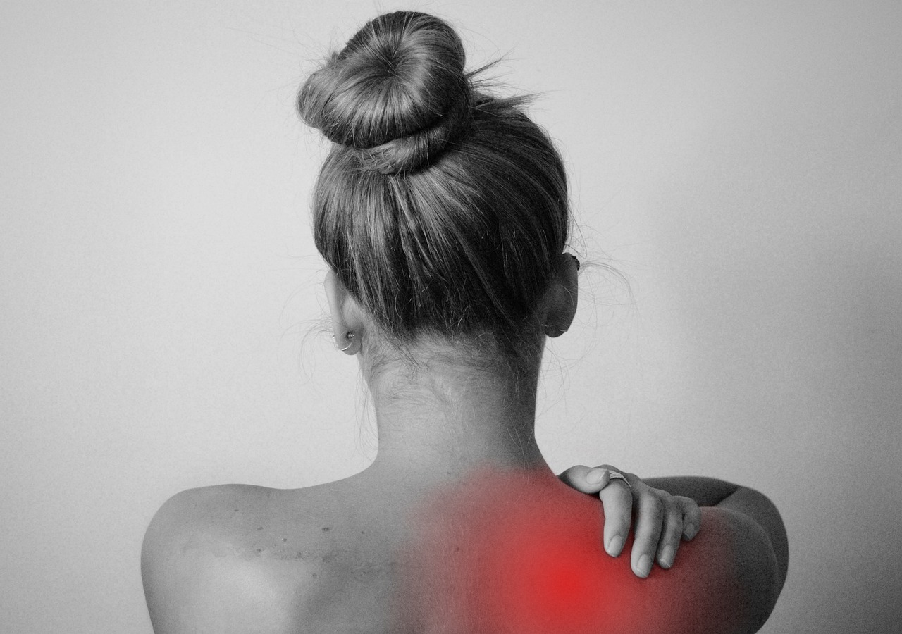 pečių skausmas priežastys artrito jungtys atsiliepimai