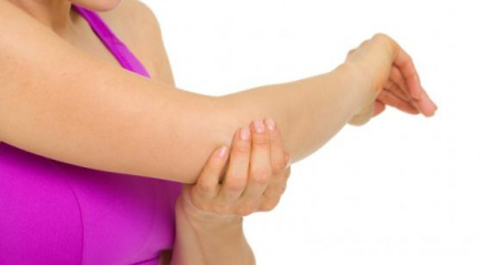 gerklės alkūnės sąnario kai lankstant rankas gydymas osteoartrito alkūnės tepalo