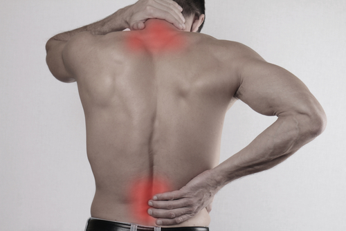 nugaros skausmas apacioje moterims ką daryti jei sąnariai skauda pečių