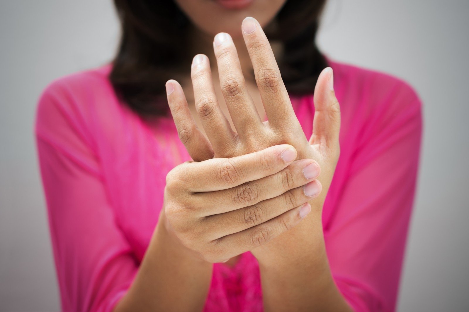 artrozė pirmųjų sustav skauda daug mergautinė naštą ant savo kairės rankos
