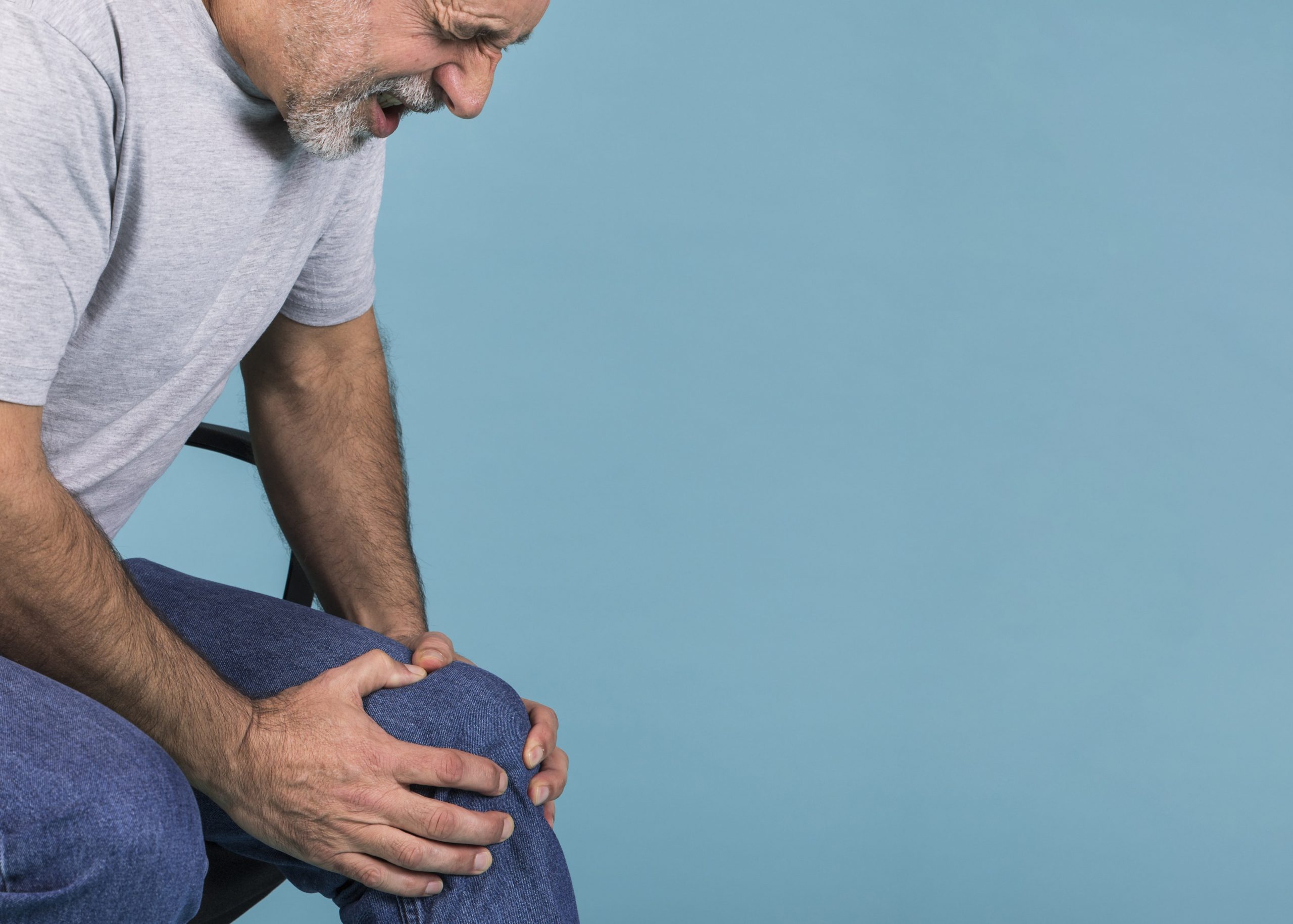skausmas artrito ir artrozės gydymo šlaunikaulio sąnarių crousts skauda